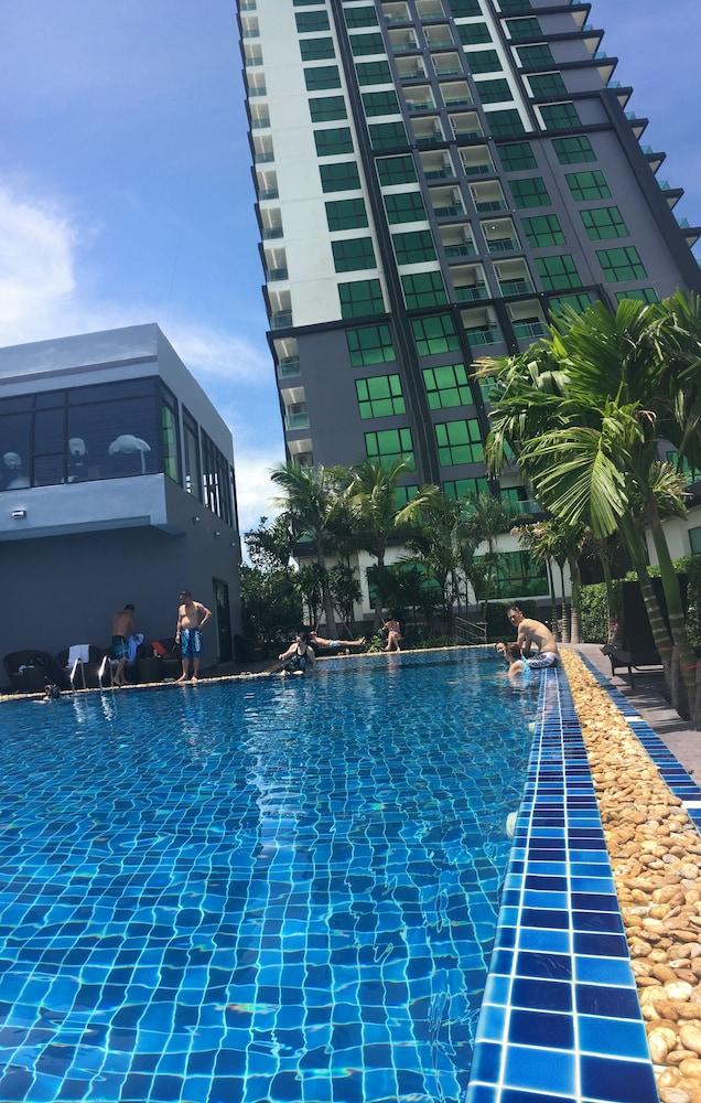 Dusit Grand View Hotel Pattaya